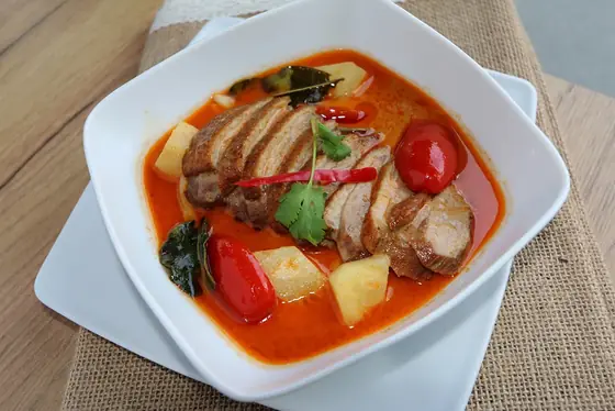 Kaczka w czerwonym curry